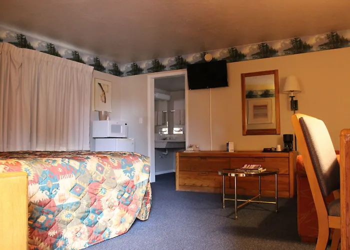 Econo Lodge *