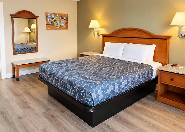 Econo Lodge *